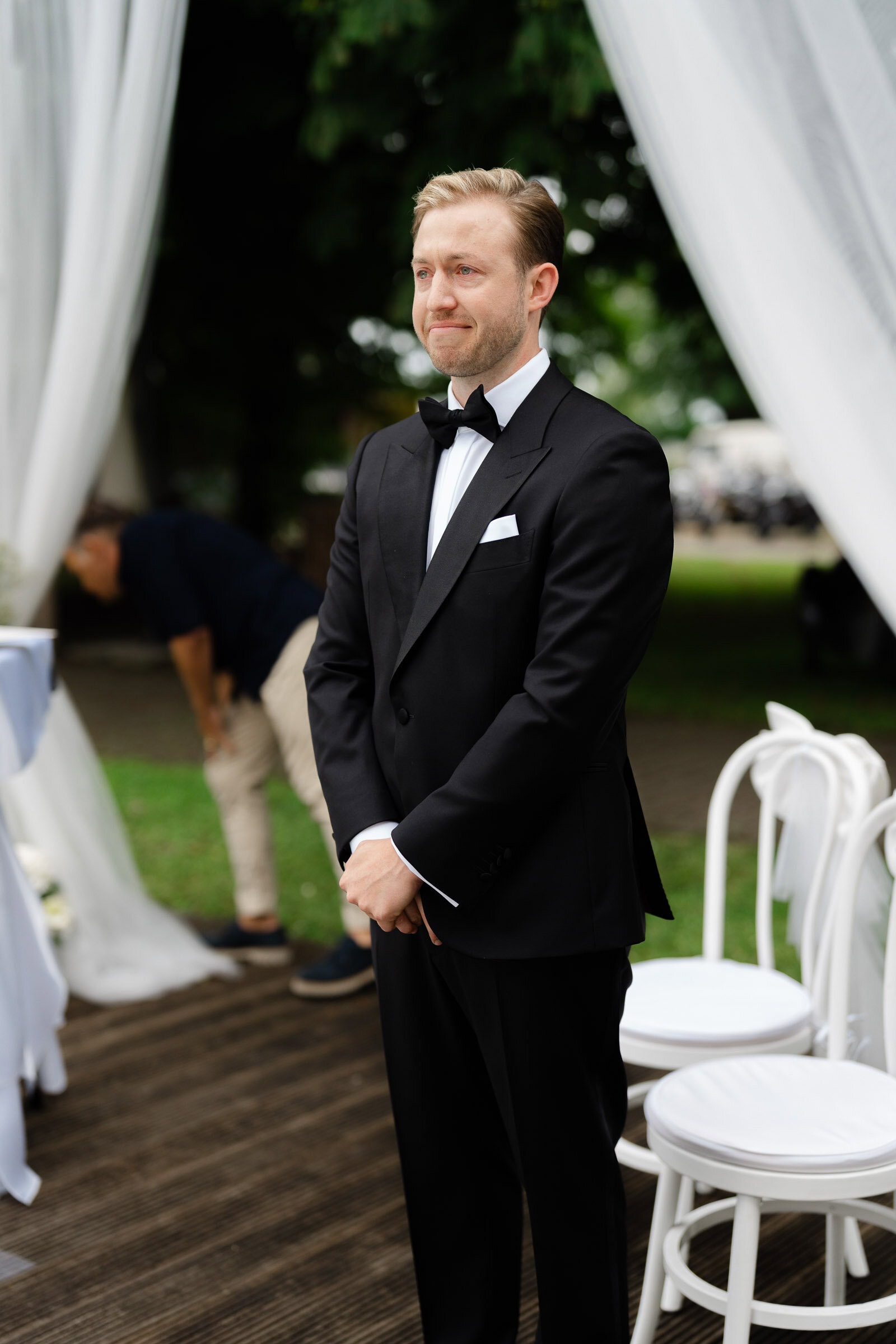 Dokumentarische Hochzeitsfotografie – freie Trauung im Grünen