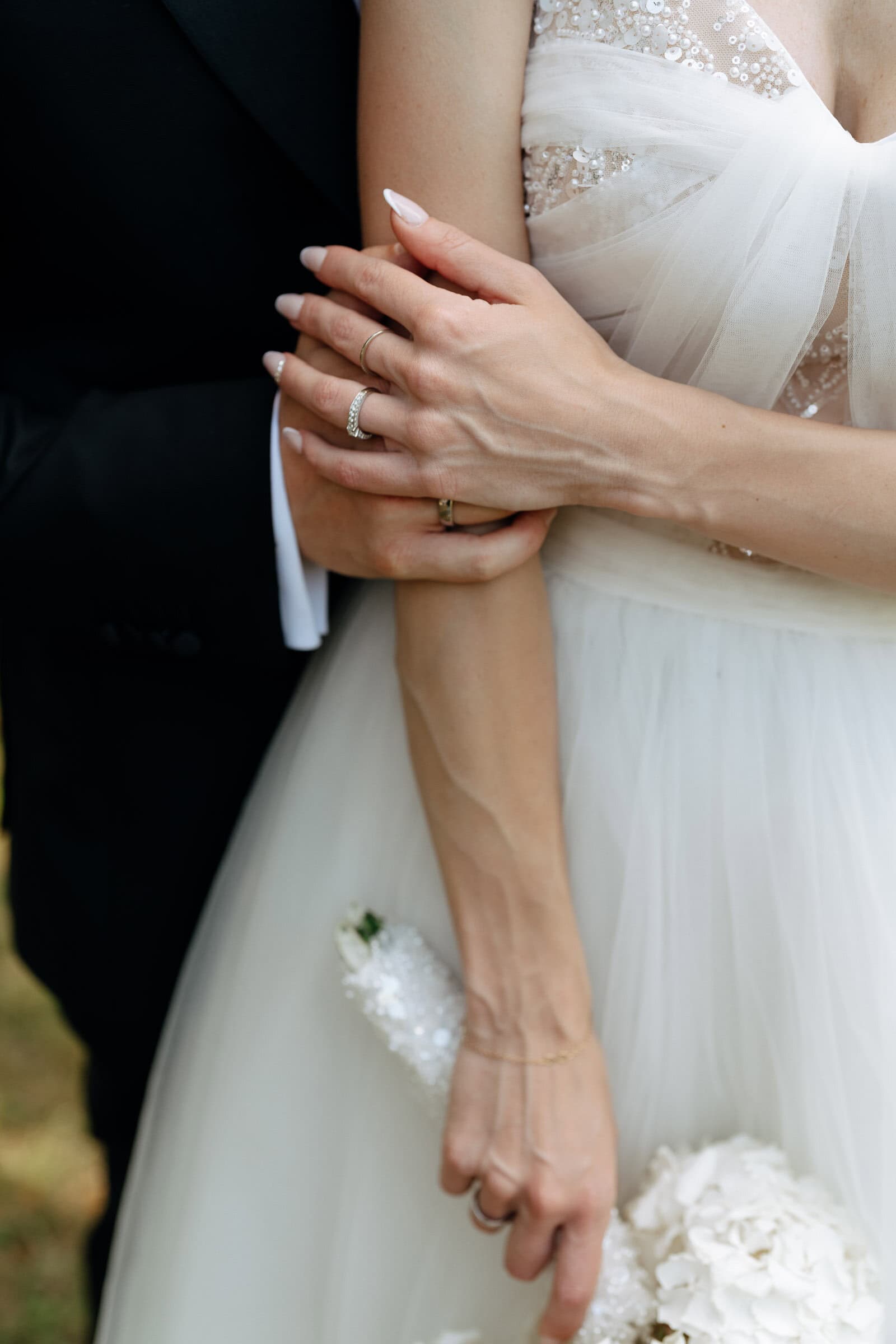 Zeitloses Brautpaar-Shooting – moderne Hochzeitsfotografie