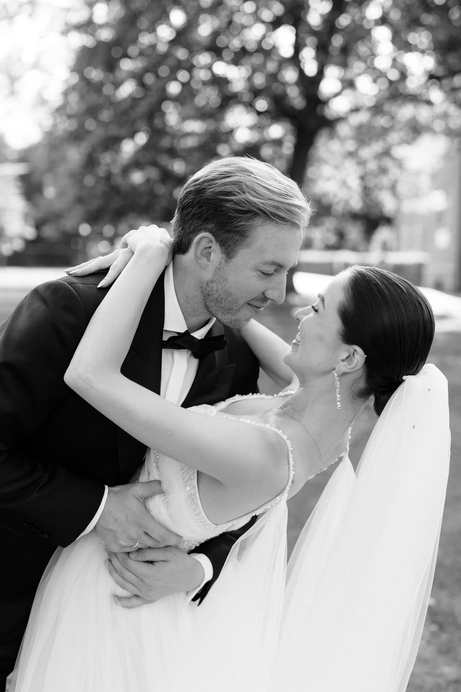 Intimes Brautpaar-Shooting – echte Momente einer Hochzeit