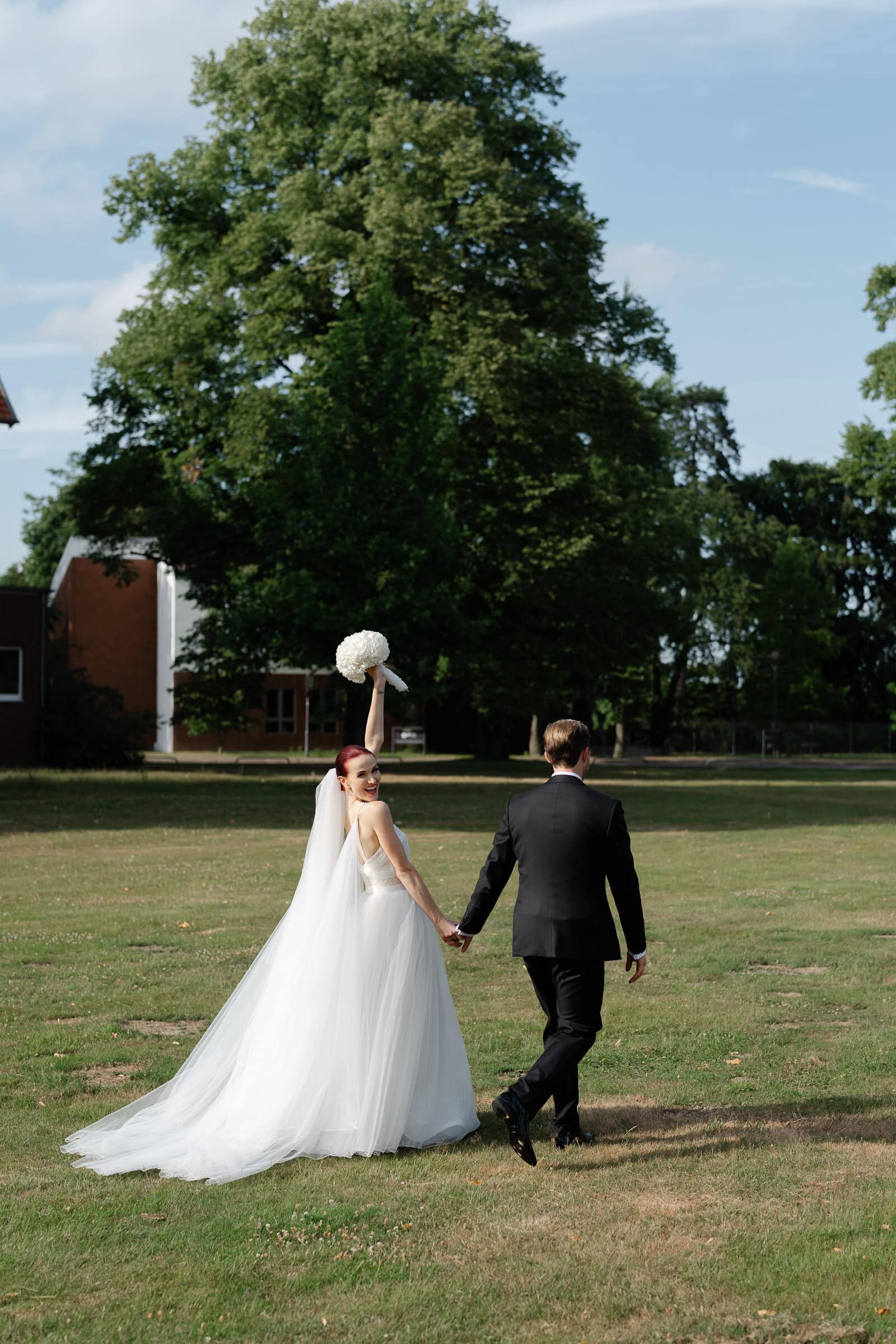 Brautpaar-Shooting im dokumentarischen Stil der Hochzeitsfotografie