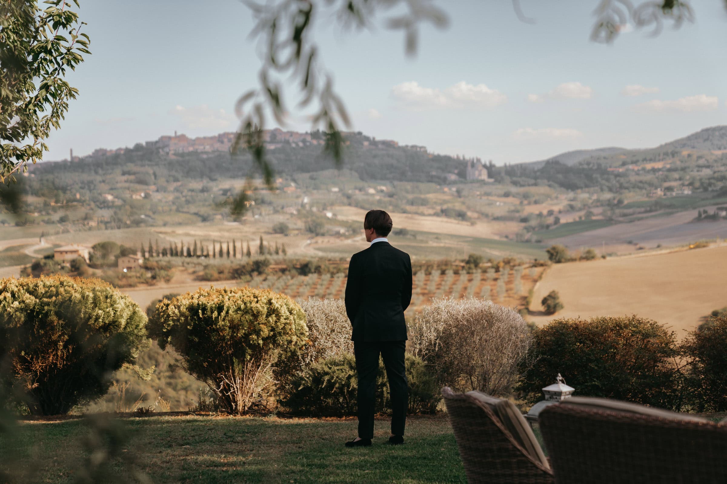 Emotionaler Augenblick beim First Look des Brautpaares