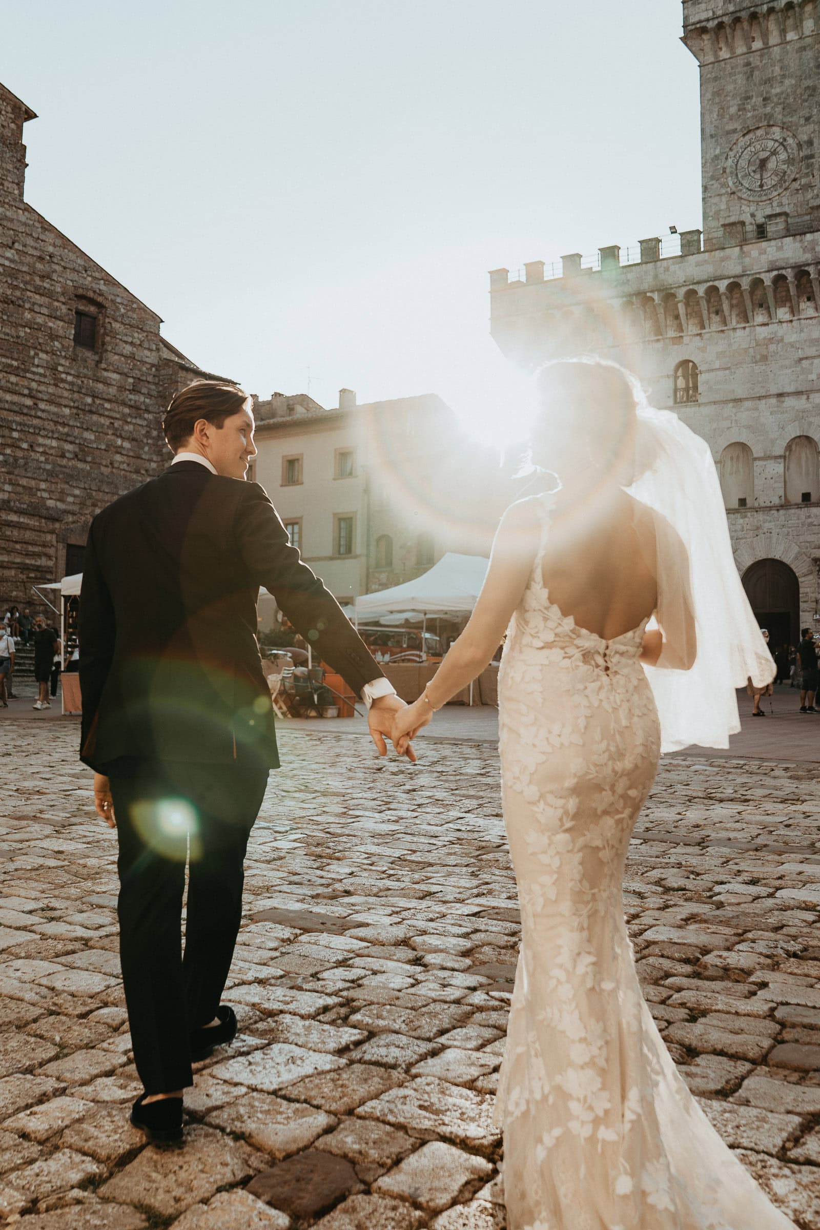 Zeitloses Hochzeitsshooting des Brautpaares in Italien